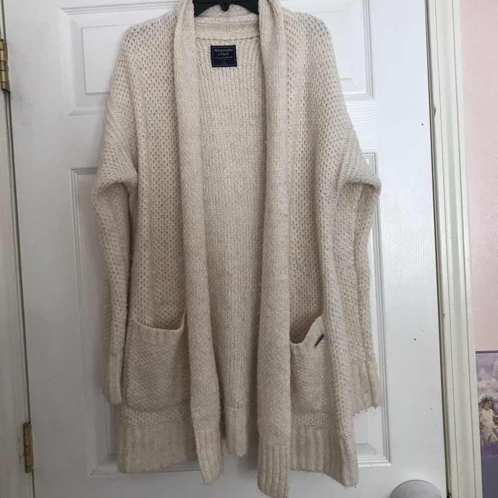 SALE - NWOT Cute Abercrombie Cardigan